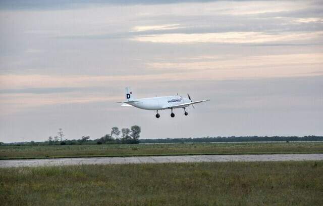Drone de carga da Dronamics faz o primeiro voo