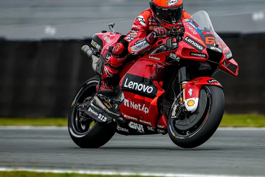 Bagnaia faz pole na etapa da Holanda da MotoGP; Quartararo larga em 2º