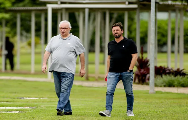 Duílio repudia invasão ao CT e lamenta saída de Roberto de Andrade no Corinthians