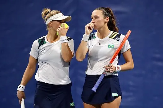 Laura Pigossi e Luisa Stefani perdem semifinal no tênis e vão tentar o bronze