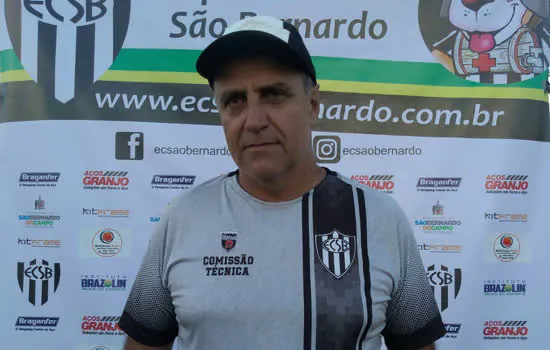 Técnico Oliveira exalta capacidade do elenco do Cachorrão