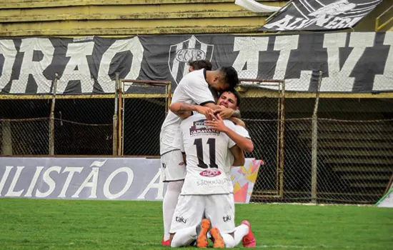 Matheus Mangolin destaca felicidade com gol em seu primeiro jogo profissional