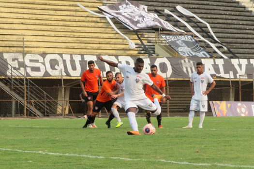 Após estreia com gols, Iago projeta próximos duelos do Cachorrão