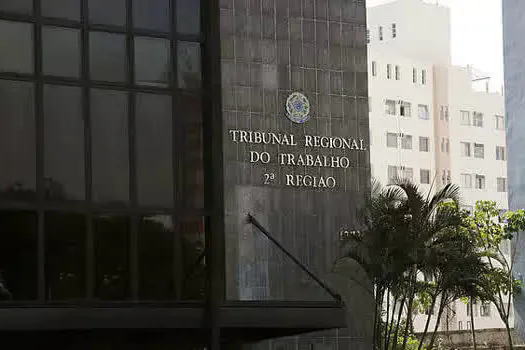 Audiências trabalhistas na pandemia crescem 400% em 2021