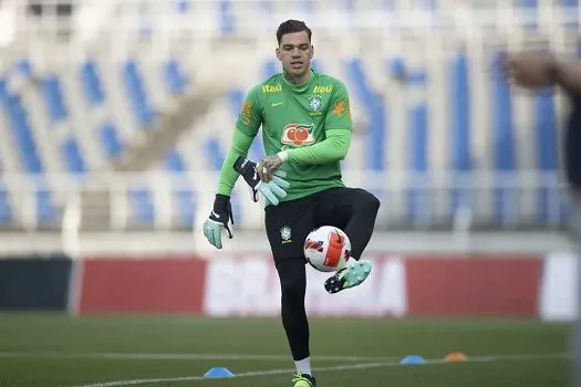 Com lesão, goleiro Ederson desfalca seleção em amistosos na Ásia