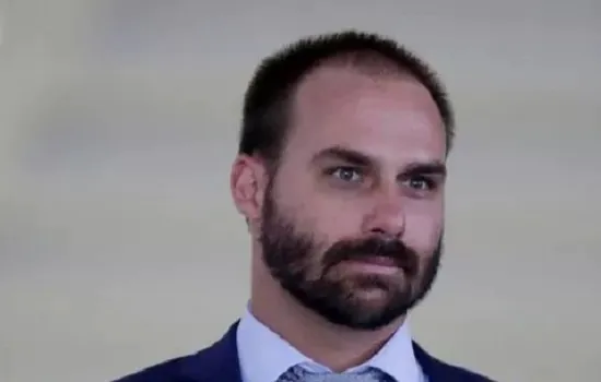 Fenaj pede cassação de Eduardo Bolsonaro por debochar de tortura