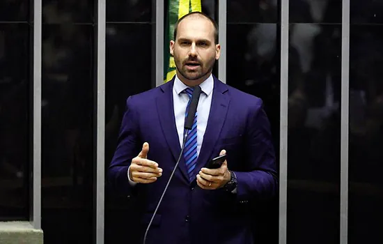 Eduardo desiste de pleitear embaixada e continua como líder do PSL na Câmara