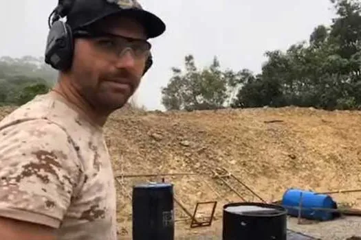 Eduardo Bolsonaro assume posto de ‘rosto público’ na defesa do porte de armas