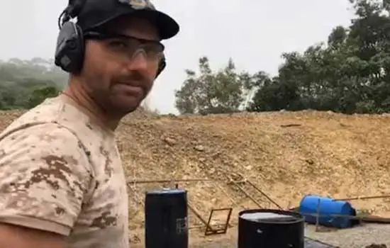 Eduardo Bolsonaro assume posto de ‘rosto público’ na defesa do porte de armas