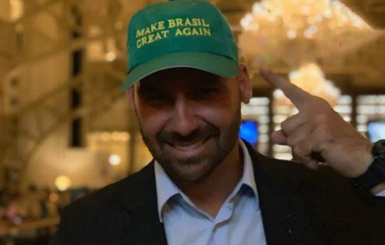 Eduardo Bolsonaro atua como chanceler paralelo