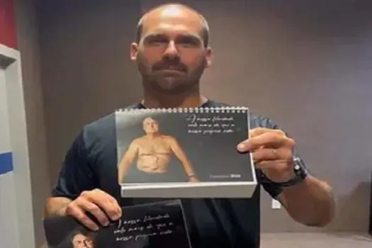 Eduardo Bolsonaro divulga calendário com foto do pai mostrando cicatriz da facada