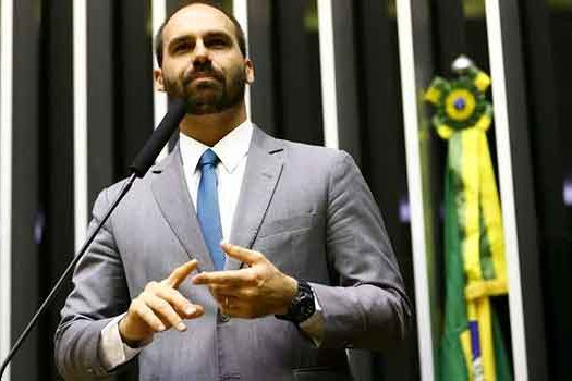 Crise: PSL abre processo contra Eduardo Bolsonaro e mais 18 deputados