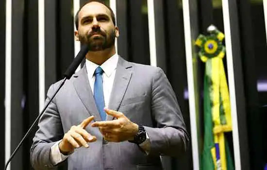 Crise: PSL abre processo contra Eduardo Bolsonaro e mais 18 deputados