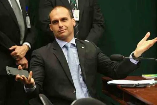 Eduardo Bolsonaro posta vídeo em que advogado critica MP em relação a Flávio