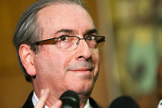 Como peixe fora d’água, aliados articulam para Eduardo Cunha