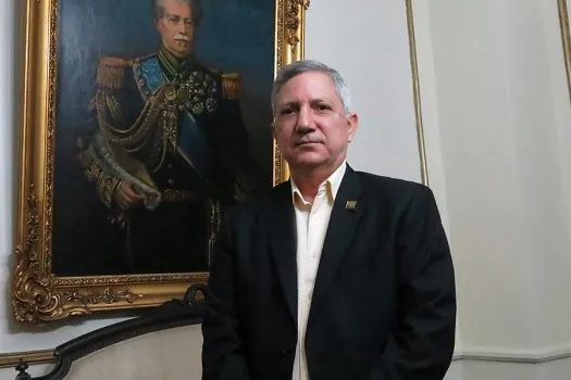 Presidente do Clube Militar do RJ critica STF e elogia decreto de indulto