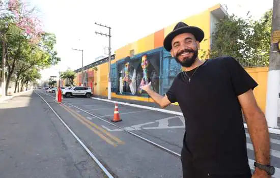 Eduardo Kobra transforma muro em janelas e celebra a diversidade dos migrantes e refugiado