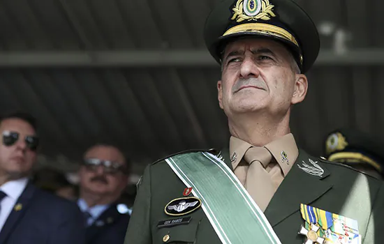 Ministro Ramos entra para reserva remunerada do Exército