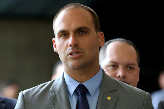 Eduardo Bolsonaro presta depoimento de 6h no inquérito dos atos antidemocráticos