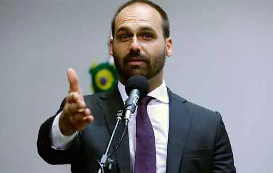 Resistência à indicação de Eduardo Bolsonaro persiste