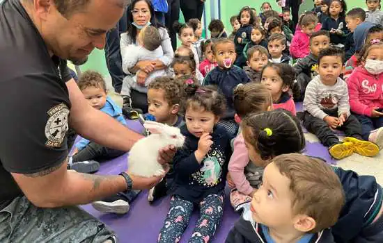 Equipe Ambiental de Ribeirão Pires realiza palestra em escola da IV Divisão