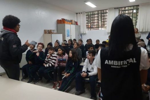 Ribeirão Pires promove atividade de educação ambiental em parceria com a SABESP