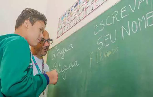 Pesquisa aborda políticas públicas de educação especial e inclusiva