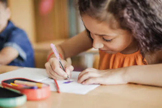 Alfabetizar na Educação Infantil, que história é essa?