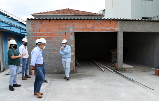 Auricchio visita obras da Escola de Educação Infantil do Bairro Santa Maria