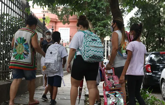 SP: sala de alfabetização com mais de 30 alunos terá dois professores