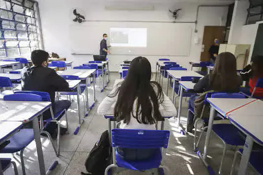 Professores usam criatividade para manter aprendizado na pandemia