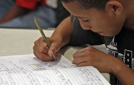 Cresce número de alunos transferidos da rede particular para estadual de São Paulo