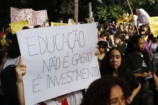 Dossiê mostra falta de direitos básicos para pós-graduandos no Brasil