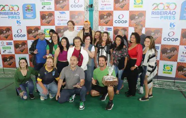 Turma da EJA de Ribeirão Pires se encontra com Falamansa no 14° Festival do Chocolate