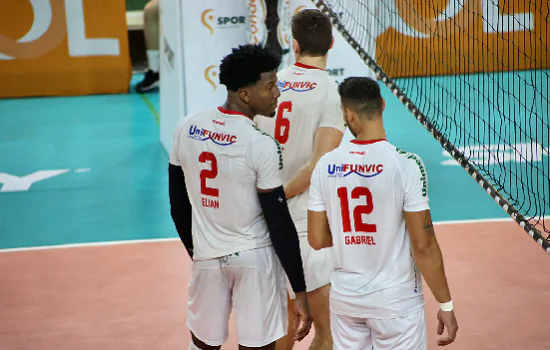 Superliga masculina de vôlei: jovens pontuadores se enfrentam neste sábado