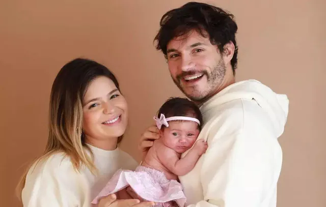 Eliezer diz que filha com Viih Tube sente dores e casal faz testes com o bebê