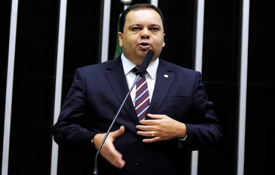 Deputado Elmar Nascimento pede investigação sobre a formação de preços pela Petrobras