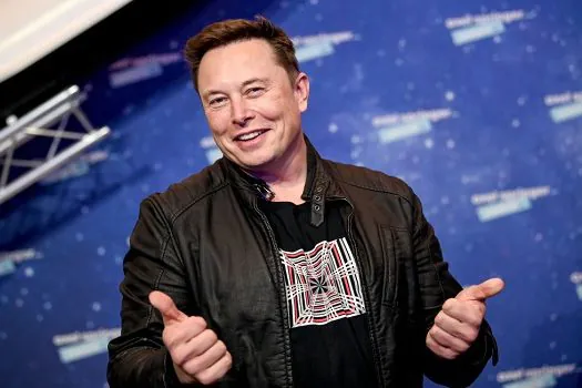 Elon Musk vende mais US$ 1 bilhão em ações da Tesla; total chega a US$ 10 bilhões