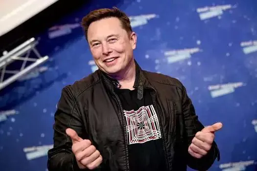 Musk faz oferta para comprar restante das ações do Twitter, a US$ 54,20 por papel