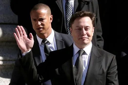 Musk se compromete a mobilizar mais recursos próprios para a compra do Twitter