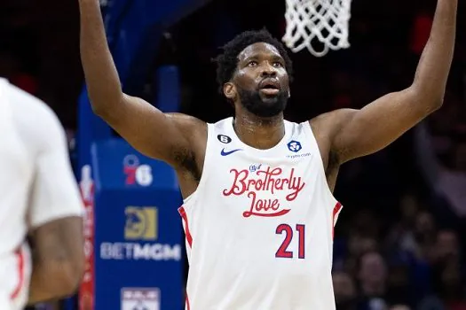 Embiid exibe performance histórica e Philadelphia 76ers bate Utah Jazz na NBA