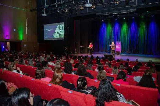 Sicredi Vale do Piquiri Abcd PR/SP reúne mulheres para falar sobre empoderamento