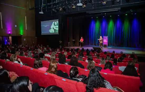 Sicredi Vale do Piquiri Abcd PR/SP reúne mulheres para falar sobre empoderamento