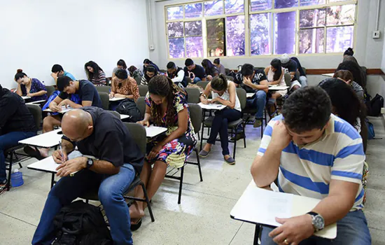 Internos do sistema prisional fazem prova do Encceja para ensino médio hoje (14)