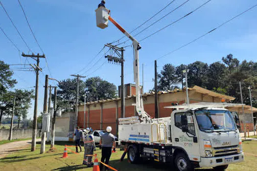 Enel SP apresenta o primeiro caminhão elétrico com cesto aéreo