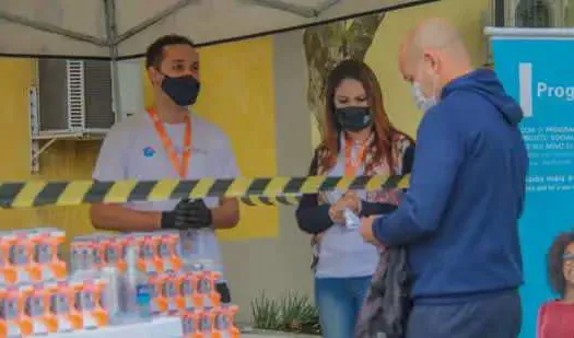 ENEL realiza troca de lâmpadas e geladeiras para moradores da Zona Sul da capital