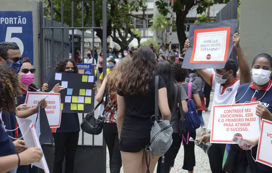 Enem: estudantes com covid-19 podem pedir reaplicação da prova