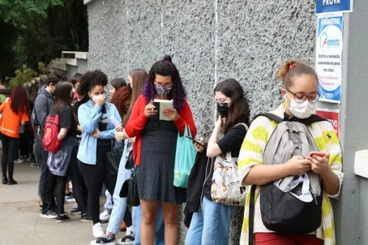 Quase 75 mil inscritos farão provas do Enem PPL e reaplicação do teste