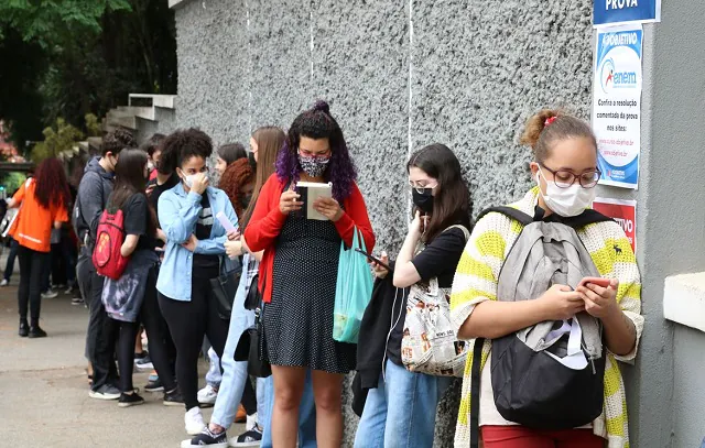 Quase 75 mil inscritos farão provas do Enem PPL e reaplicação do teste