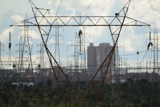 Falta de energia elétrica gera prejuízos: Direito do Consumidor protege usuário